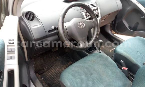Sayi Na hannu Toyota Yaris Azurfa Mota in Yaounde a Babban Kamaru Sayi Na hannu Toyota Yaris Azurfa Mota in Yaounde a Babban Kamaru
