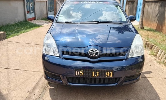 Acheter Occasion Voiture Toyota Corolla Verso Bleu à Yaoundé, Central Cameroon Acheter Occasion Voiture Toyota Corolla Verso Bleu à Yaoundé, Central Cameroon