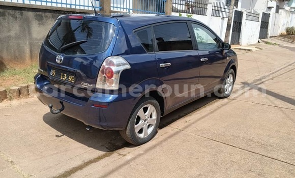 Acheter Occasion Voiture Toyota Corolla Verso Bleu à Yaoundé, Central Cameroon Acheter Occasion Voiture Toyota Corolla Verso Bleu à Yaoundé, Central Cameroon