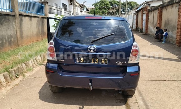 Acheter Occasion Voiture Toyota Corolla Verso Bleu à Yaoundé, Central Cameroon Acheter Occasion Voiture Toyota Corolla Verso Bleu à Yaoundé, Central Cameroon