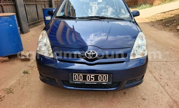 Acheter Occasion Voiture Toyota Corolla Verso Bleu à Yaoundé, Central Cameroon Acheter Occasion Voiture Toyota Corolla Verso Bleu à Yaoundé, Central Cameroon