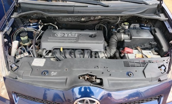 Acheter Occasion Voiture Toyota Corolla Verso Bleu à Yaoundé, Central Cameroon Acheter Occasion Voiture Toyota Corolla Verso Bleu à Yaoundé, Central Cameroon