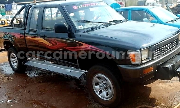 Acheter Occasion Voiture Toyota Hilux Noir à Yaoundé, Central Cameroon Acheter Occasion Voiture Toyota Hilux Noir à Yaoundé, Central Cameroon