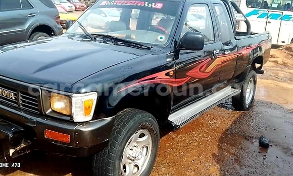 Acheter Occasion Voiture Toyota Hilux Noir à Yaoundé, Central Cameroon Acheter Occasion Voiture Toyota Hilux Noir à Yaoundé, Central Cameroon