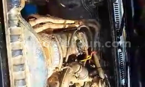 Acheter Occasion Voiture Toyota Hilux Noir à Yaoundé, Central Cameroon Acheter Occasion Voiture Toyota Hilux Noir à Yaoundé, Central Cameroon