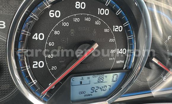 Sayi Imported Toyota RAV4 Azurfa Mota in Douala a Ƙasar Kamaru Sayi Imported Toyota RAV4 Azurfa Mota in Douala a Ƙasar Kamaru