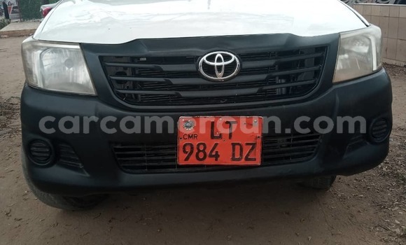 Buy Used Toyota Hilux White Car in Douala in Littoral Cameroon