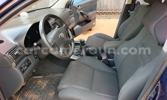 Acheter Occasion Voiture Toyota Avensis Bleu à Yaoundé, Central Cameroon Acheter Occasion Voiture Toyota Avensis Bleu à Yaoundé, Central Cameroon