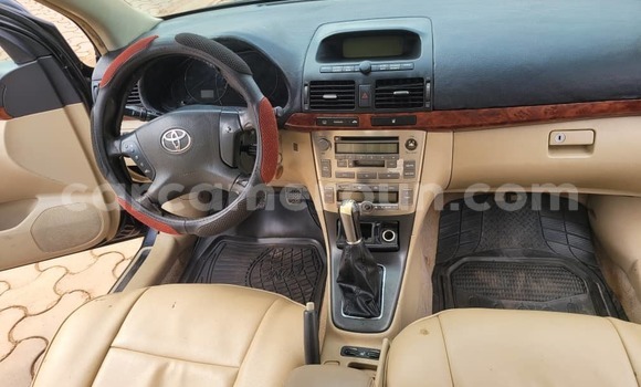 Sayi Na hannu Toyota Avensis Black Mota in Yaounde a Babban Kamaru Sayi Na hannu Toyota Avensis Black Mota in Yaounde a Babban Kamaru