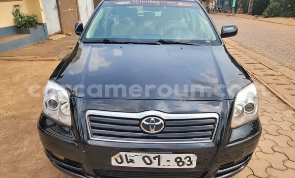 Sayi Na hannu Toyota Avensis Black Mota in Yaounde a Babban Kamaru Sayi Na hannu Toyota Avensis Black Mota in Yaounde a Babban Kamaru