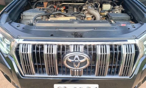 Sayi Na hannu Toyota Land Cruiser Prado Black Mota in Yaounde a Babban Kamaru Sayi Na hannu Toyota Land Cruiser Prado Black Mota in Yaounde a Babban Kamaru