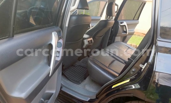 Sayi Na hannu Toyota Land Cruiser Prado Black Mota in Yaounde a Babban Kamaru Sayi Na hannu Toyota Land Cruiser Prado Black Mota in Yaounde a Babban Kamaru