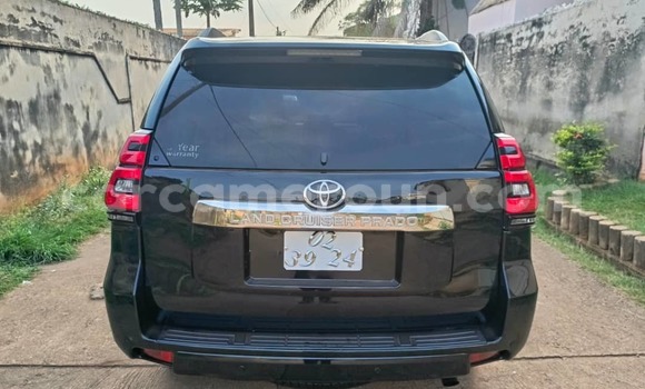Sayi Na hannu Toyota Land Cruiser Prado Black Mota in Yaounde a Babban Kamaru Sayi Na hannu Toyota Land Cruiser Prado Black Mota in Yaounde a Babban Kamaru