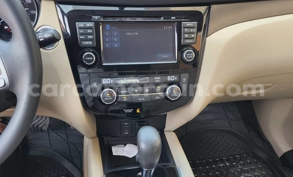 Sayi Na hannu Nissan Rogue Black Mota in Yaounde a Babban Kamaru Sayi Na hannu Nissan Rogue Black Mota in Yaounde a Babban Kamaru