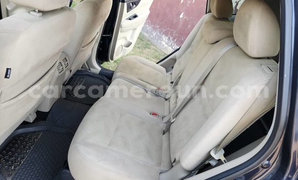 Sayi Na hannu Nissan Rogue Black Mota in Yaounde a Babban Kamaru Sayi Na hannu Nissan Rogue Black Mota in Yaounde a Babban Kamaru