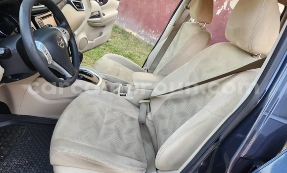 Sayi Na hannu Nissan Rogue Black Mota in Yaounde a Babban Kamaru Sayi Na hannu Nissan Rogue Black Mota in Yaounde a Babban Kamaru