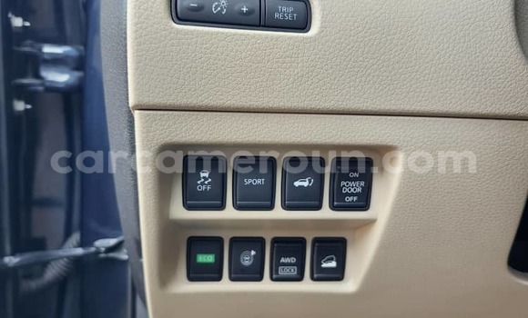 Sayi Na hannu Nissan Rogue Black Mota in Yaounde a Babban Kamaru Sayi Na hannu Nissan Rogue Black Mota in Yaounde a Babban Kamaru