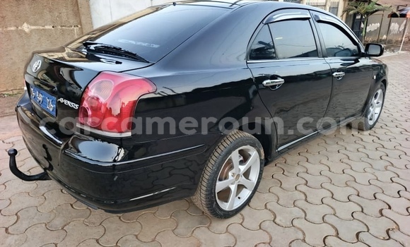 Sayi Na hannu Toyota Avensis Black Mota in Yaounde a Babban Kamaru Sayi Na hannu Toyota Avensis Black Mota in Yaounde a Babban Kamaru
