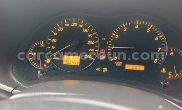 Sayi Sabo Toyota Avensis Blue Mota in Yaounde a Babban Kamaru Sayi Sabo Toyota Avensis Blue Mota in Yaounde a Babban Kamaru