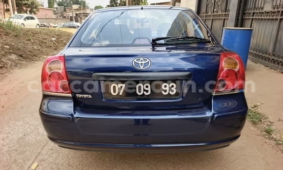 Sayi Sabo Toyota Avensis Blue Mota in Yaounde a Babban Kamaru Sayi Sabo Toyota Avensis Blue Mota in Yaounde a Babban Kamaru