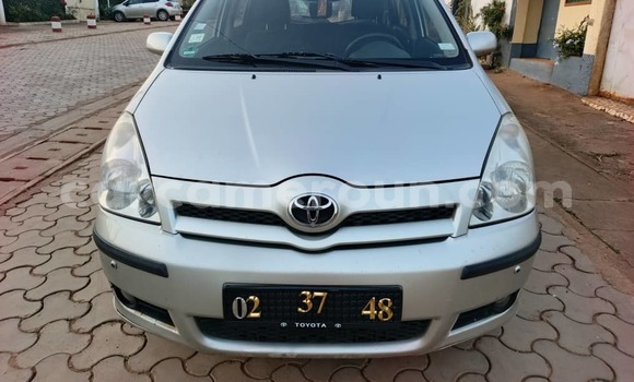 Acheter Occasion Voiture Toyota Corolla Verso Gris à Yaoundé, Central Cameroon