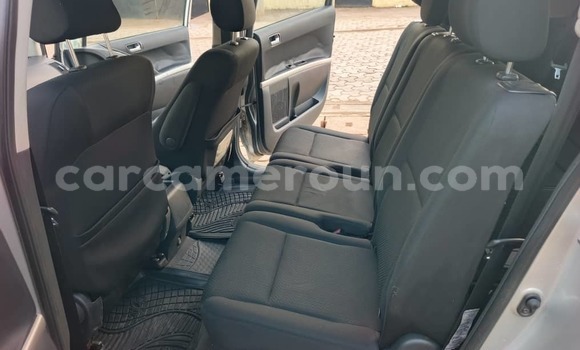 Acheter Occasion Voiture Toyota Corolla Verso Gris à Yaoundé, Central Cameroon Acheter Occasion Voiture Toyota Corolla Verso Gris à Yaoundé, Central Cameroon