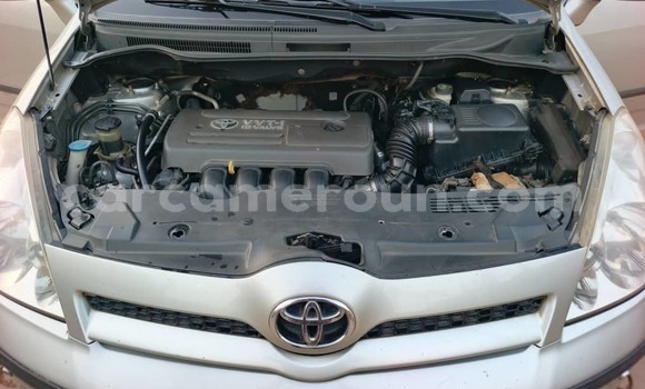 Acheter Occasion Voiture Toyota Corolla Verso Gris à Yaoundé, Central Cameroon Acheter Occasion Voiture Toyota Corolla Verso Gris à Yaoundé, Central Cameroon