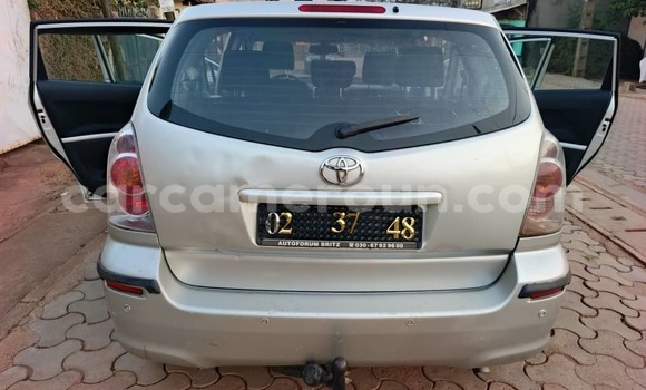 Acheter Occasion Voiture Toyota Corolla Verso Gris à Yaoundé, Central Cameroon Acheter Occasion Voiture Toyota Corolla Verso Gris à Yaoundé, Central Cameroon