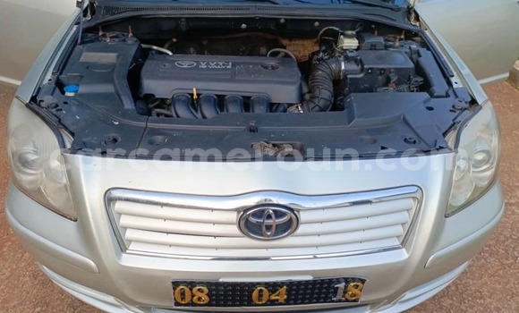 Sayi Na hannu Toyota Avensis Azurfa Mota in Yaounde a Babban Kamaru Sayi Na hannu Toyota Avensis Azurfa Mota in Yaounde a Babban Kamaru