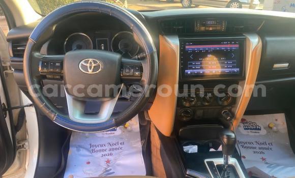 Acheter Neuf Voiture Toyota Fortuner Blanc à Yaoundé, Central Cameroon Acheter Neuf Voiture Toyota Fortuner Blanc à Yaoundé, Central Cameroon
