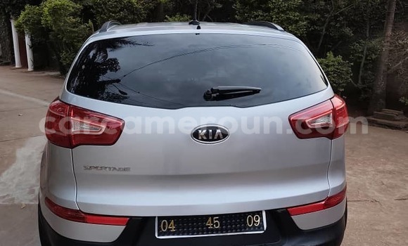 Acheter Occasion Voiture Kia Forte Rouge à Yaoundé, Central Cameroon Acheter Occasion Voiture Kia Forte Rouge à Yaoundé, Central Cameroon