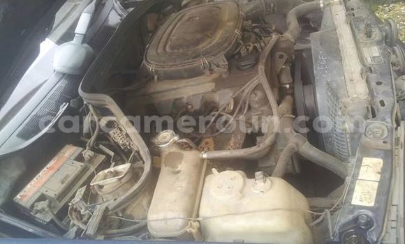 Sayi Na hannu Toyota Pickup Black Mota in Douala a Ƙasar Kamaru Sayi Na hannu Toyota Pickup Black Mota in Douala a Ƙasar Kamaru