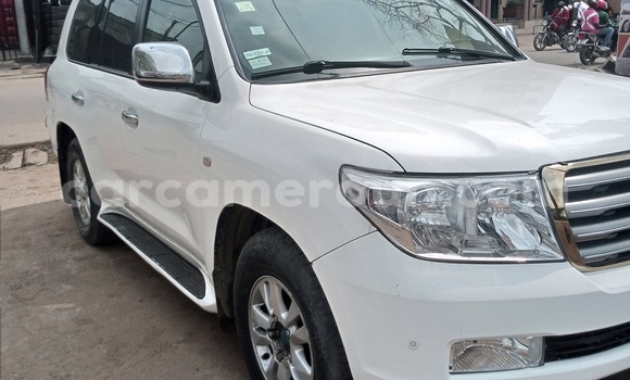 Acheter Occasion Voiture Toyota Land Cruiser Prado Blanc à Douala, Littoral Cameroon