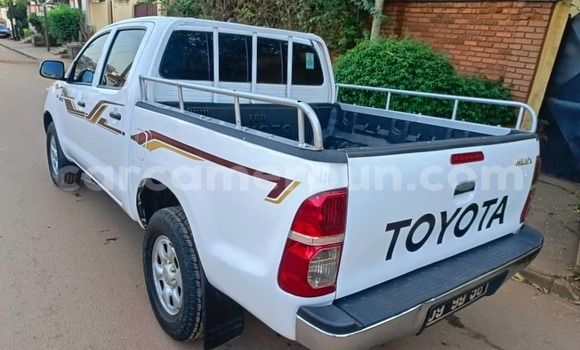 Acheter Occasion Voiture Toyota Hilux Blanc à Yaoundé, Central Cameroon Acheter Occasion Voiture Toyota Hilux Blanc à Yaoundé, Central Cameroon