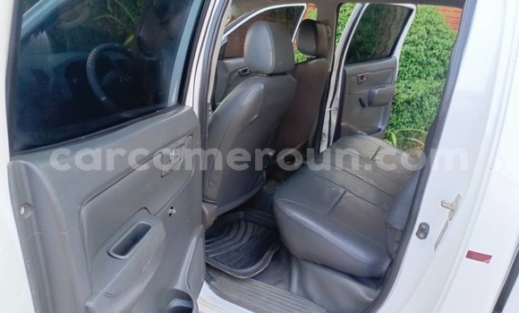Acheter Occasion Voiture Toyota Hilux Blanc à Yaoundé, Central Cameroon Acheter Occasion Voiture Toyota Hilux Blanc à Yaoundé, Central Cameroon