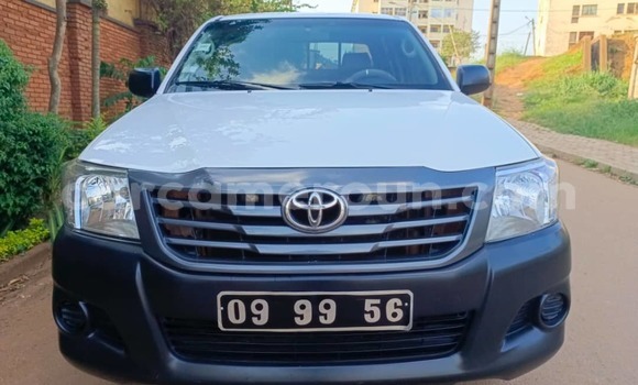 Acheter Occasion Voiture Toyota Hilux Blanc à Yaoundé, Central Cameroon Acheter Occasion Voiture Toyota Hilux Blanc à Yaoundé, Central Cameroon