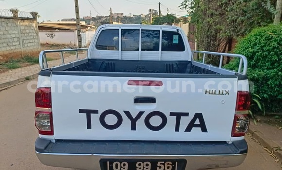 Acheter Occasion Voiture Toyota Hilux Blanc à Yaoundé, Central Cameroon Acheter Occasion Voiture Toyota Hilux Blanc à Yaoundé, Central Cameroon