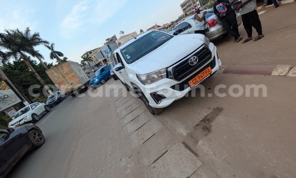 Acheter Occasion Voiture Toyota Hilux Blanc à Yaoundé, Central Cameroon Acheter Occasion Voiture Toyota Hilux Blanc à Yaoundé, Central Cameroon