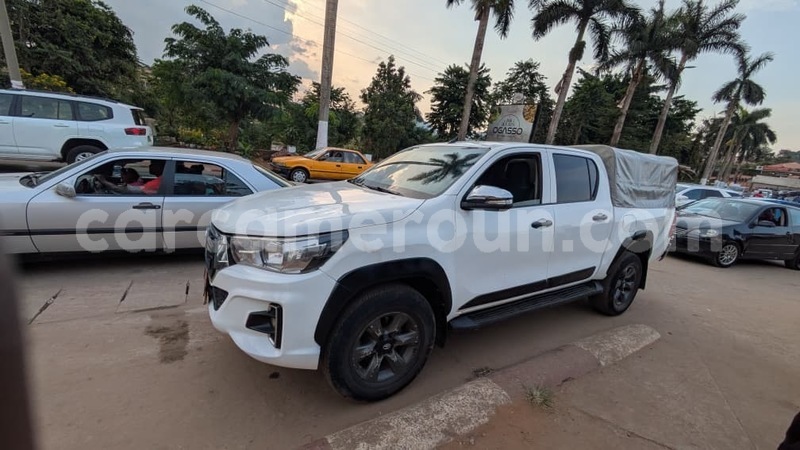 Big with watermark toyota hilux central cameroon yaounde 21995