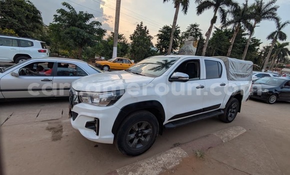 Acheter Occasion Voiture Toyota Hilux Blanc à Yaoundé, Central Cameroon Acheter Occasion Voiture Toyota Hilux Blanc à Yaoundé, Central Cameroon