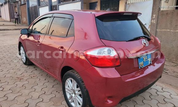 Sayi Na hannu Toyota Auris Red Mota in Yaounde a Babban Kamaru Sayi Na hannu Toyota Auris Red Mota in Yaounde a Babban Kamaru