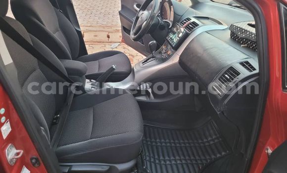 Sayi Na hannu Toyota Auris Red Mota in Yaounde a Babban Kamaru Sayi Na hannu Toyota Auris Red Mota in Yaounde a Babban Kamaru