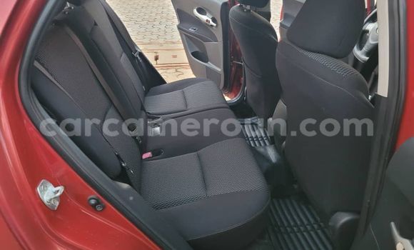 Sayi Na hannu Toyota Auris Red Mota in Yaounde a Babban Kamaru Sayi Na hannu Toyota Auris Red Mota in Yaounde a Babban Kamaru