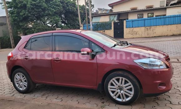 Sayi Na hannu Toyota Auris Red Mota in Yaounde a Babban Kamaru Sayi Na hannu Toyota Auris Red Mota in Yaounde a Babban Kamaru