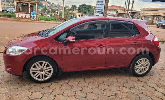 Sayi Na hannu Toyota Auris Red Mota in Yaounde a Babban Kamaru Sayi Na hannu Toyota Auris Red Mota in Yaounde a Babban Kamaru