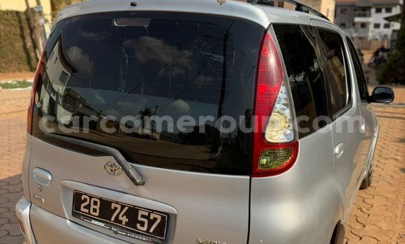 Sayi Na hannu Toyota Yaris Verso Azurfa Mota in Yaounde a Babban Kamaru Sayi Na hannu Toyota Yaris Verso Azurfa Mota in Yaounde a Babban Kamaru