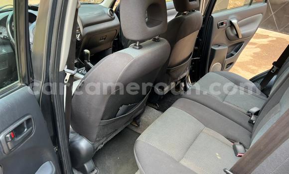 Sayi Na hannu Toyota RAV4 Black Mota in Yaounde a Babban Kamaru Sayi Na hannu Toyota RAV4 Black Mota in Yaounde a Babban Kamaru