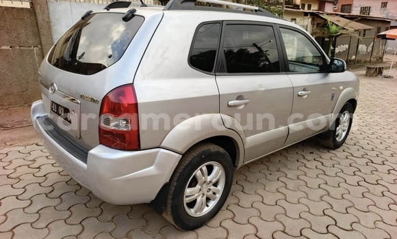 Sayi Na hannu Hyundai Tucson Azurfa Mota in Yaounde a Babban Kamaru Sayi Na hannu Hyundai Tucson Azurfa Mota in Yaounde a Babban Kamaru