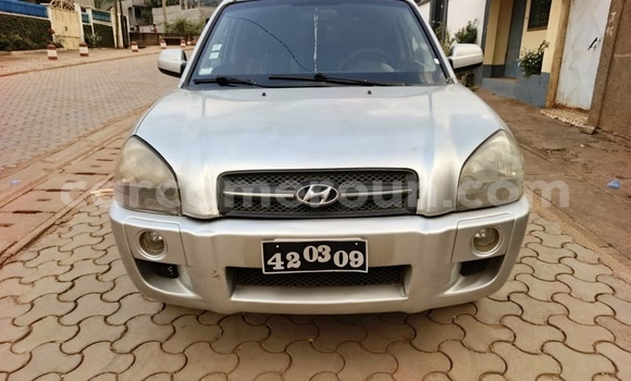 Sayi Na hannu Hyundai Tucson Azurfa Mota in Yaounde a Babban Kamaru Sayi Na hannu Hyundai Tucson Azurfa Mota in Yaounde a Babban Kamaru