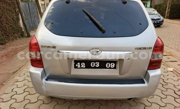 Sayi Na hannu Hyundai Tucson Azurfa Mota in Yaounde a Babban Kamaru Sayi Na hannu Hyundai Tucson Azurfa Mota in Yaounde a Babban Kamaru